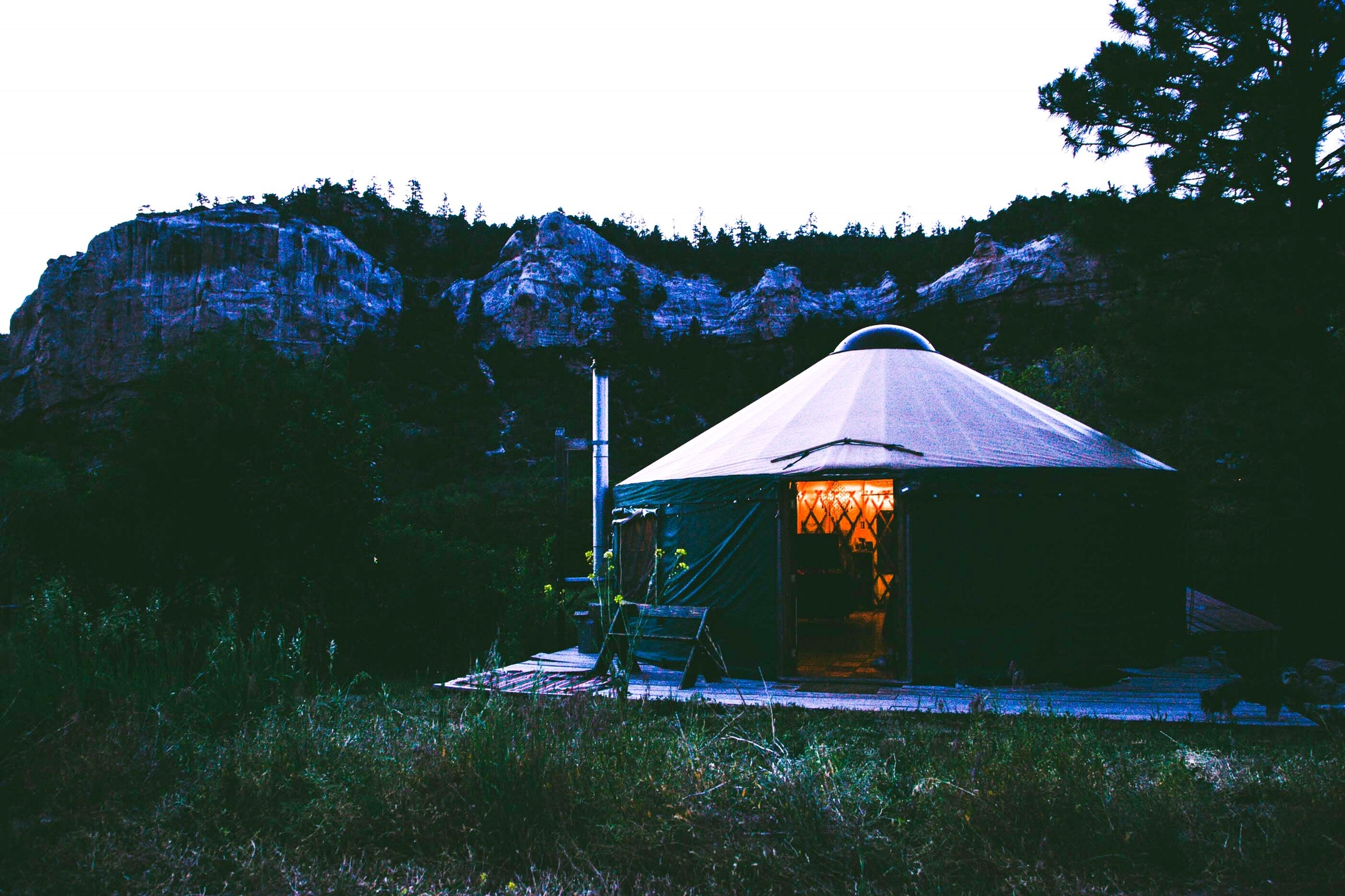 camping-glamping-mountains-735837